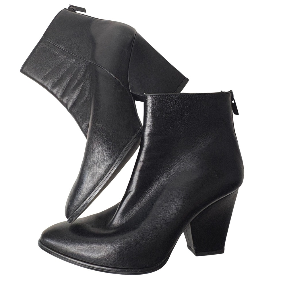 Stuart Weitzman Bedford Leather Bootie Womens 8.5 Black Block Heel Flawed
